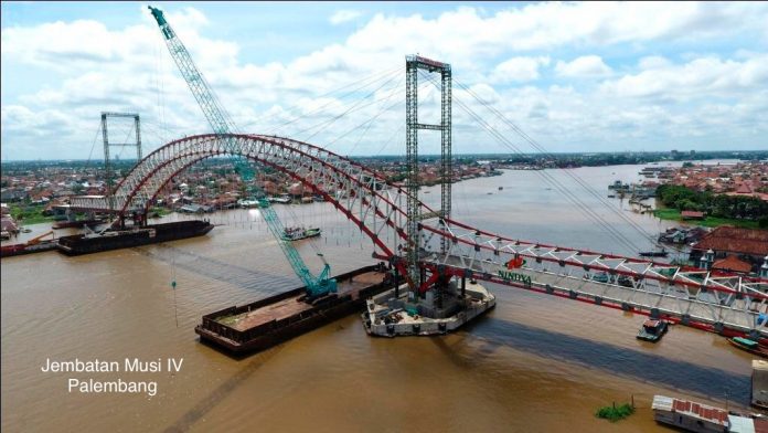 Dalam periode 2015-2017, Kementerian PUPR telah membangun sebanyak 356 buah jembatan diberbagai wilayah di Indonesia dengan total panjang 22.809 meter.