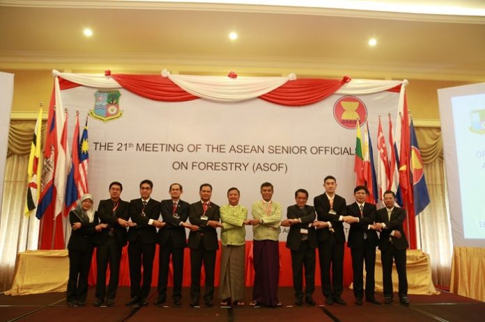 Dalam pertemuan The 21th ASOF Meeting, delegasi Indonesia mengajak negara-negara di ASEAN bekerjasama dalam melestarikan hutan. Foto : Kementerian LHK