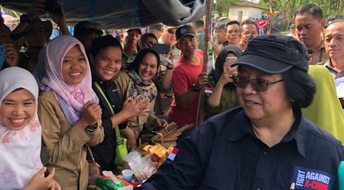 Menteri LHK Siti Nurbaya meresmikan Hutan Adat Tigo Luhah Kemantan yang merupakan hutan adat pertama yang diresmikan di Indonesia. Foto : Kongkrit.com