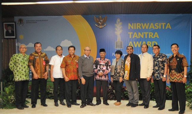 Para kandidat dan tim penilai penghargaan Nirwasita Tanra. Foto : Kementerian LHK