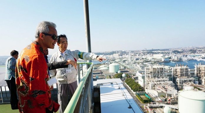 Gubernur Jateng Ganjar Pranowo mengunjungi PLTU Isogo yang juga menggunakan batu bara milik J-Power di Yokohama, Jepang. Foto : Suara Merdeka