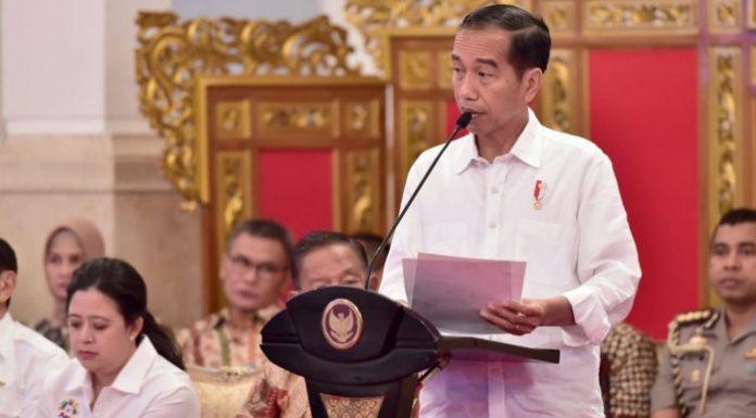Presiden Joko Widodo meminta semua menteri dan jajarannya agar rencana kerjanya memasukkan program pengembangan SDM sebanyak-banyaknya di semua kementerian mengenai pembangunan SDM. Foto : Tribunnews.com
