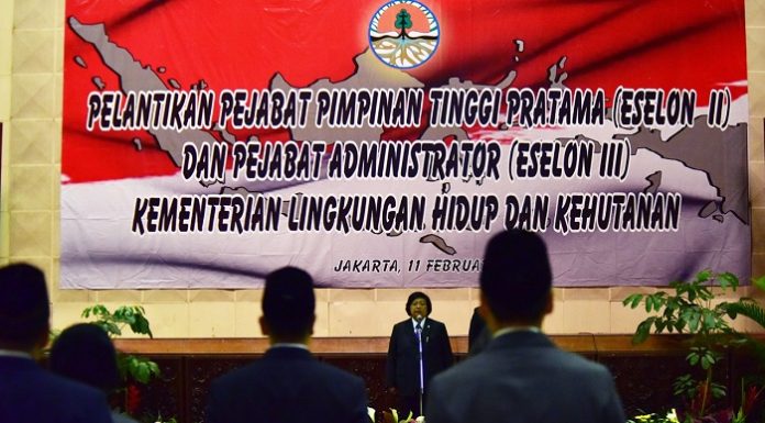 Menteri Lingkungan Hidup dan Kehutanan Siti Nurbaya melantik pejabat baru Eselon II dan Eselon III Kementerian Lingkungan Hidup dan Kehutanan. Foto : KLHK