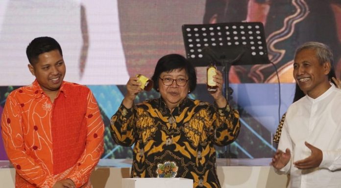Menteri Lingkungan Hidup dan Kehutanan Siti Nurbaya mengajak semua stakeholder terkait guna memaksimalkan potensi HHBK yang belum tergarap dengan baik. Foto : KLHK