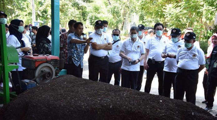 Lokasi daur ulang menerapkan teknologi Black Soldier Fly (BSF), yang merupakan hasil kerja sama antara KLHK dengan Dinas Kebersihan dan Ruang Terbuka Hijau (DKRTH) Kota Surabaya. Foto : KLHK