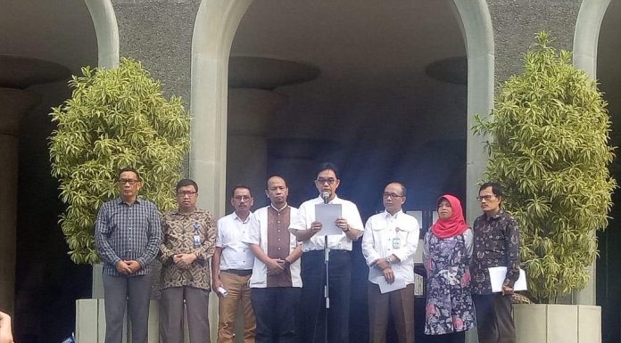 Sejumlah Dekan Fakultas Kehutanan Se-Indonesia menyampaikan pernyataan sikap berkaitan dengan RUU Pertanahan yang kini lagi dibahas Panja Komisi II DPR RI dengan Kementerian ATR/BPN. Foto : Istimewa