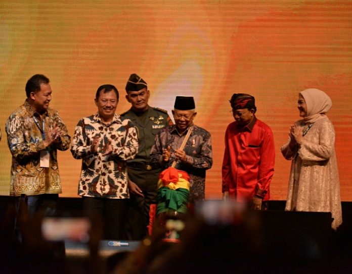 Wakil Presiden (Wapres) Ma'ruf Amin saat meresmikan pembukaan konferensi Indonesian Palm Oil Conference (IPOC) 2019 and 2020 Price Outlook di Nusa Dua, Bali.