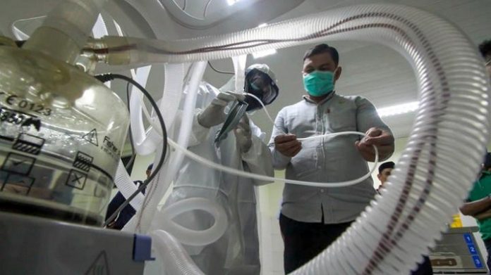 KLHK gelar pelatihan tenaga medis dan pengamanan agar siap menghadapi kondisi darurat penularan Covid-19. Foto: Gooto.com