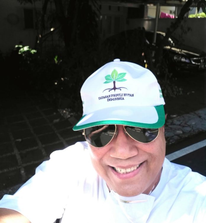 Transtoto Handadhari, Ketua Umum Yayasan Peduli Hutan Indonesia (YPHI) dan Gerakan Masyarakat Peduli Hutan Indonesia (GMPHI), sarankan perubahan strategi pemerintah dalam pengendalian kebakaran hutan dan lahan atau Karhutla. Foto: Istimewa