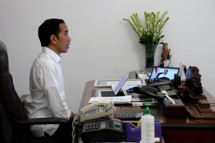 Presiden Joko Widodo senang berkat adanya fasilitas telemedicine maka tidak semua orang harus pergi ke dokter atau ke rumah sakit untuk mengecek kondisi kesehatannya. Foto: Setkab
