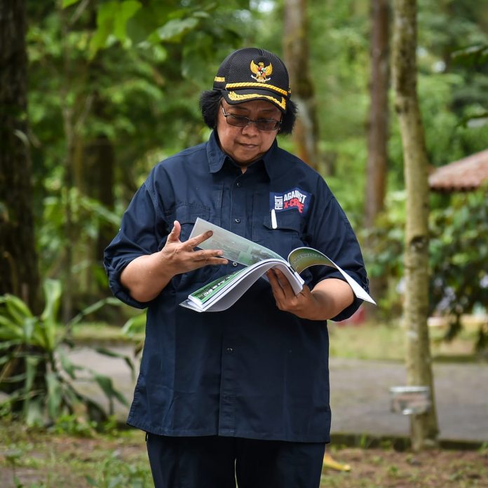 Menteri Lingkungan Hidup dan Kehutanan Siti Nurbaya mengingatkan kita agar senantiasa siap menghadapi darurat kesehatan dan harus melakukan investasi layanan publik untuk menghadapi krisis. Foto: KLHK