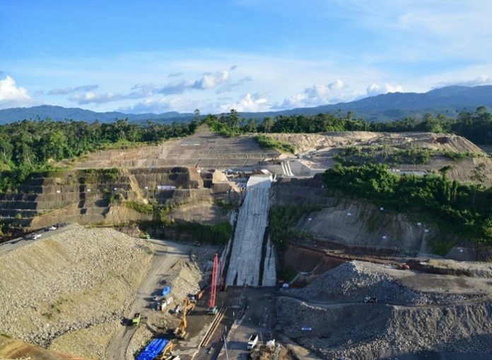 Bendungan Kuwil Kawangkoan selain dimanfaatkan sebagai penyediaan air baku untuk Kota Manado, Kecamatan Kalawat, Kota Bitung dan KEK Bitung sebesar 4,5 meter kubik per detik, PLTM dengan kapasitas 2 x 0,70 MW serta pengembangan pariwisata. Foto: Kementerian PUPR