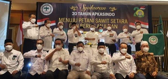 Ulang tahun ke-20 Dewan Pimpinan Pusat Asosiasi Petani Kelapa Sawit Indonesia (APKASINDO) mendapatkan kado istimewa dengan ucapan selamat dari para menteri, pelaku industri sawit, dan masyarakat. Foto: APKASINDO