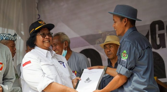Menteri Lingkungan Hidup dan Kehutanan Siti Nurbaya memberikan apresiasi yang tinggi atas kerja Bogor Go Green 7. Foto: KLHK
