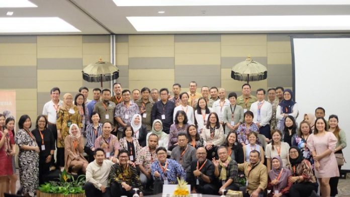 Para peserta dan narasumber Forum Small Grants Programme (SGP) by the ASEAN Centre for Biodiversity (ACB) yang digelar di Bali. Foto: KLHK