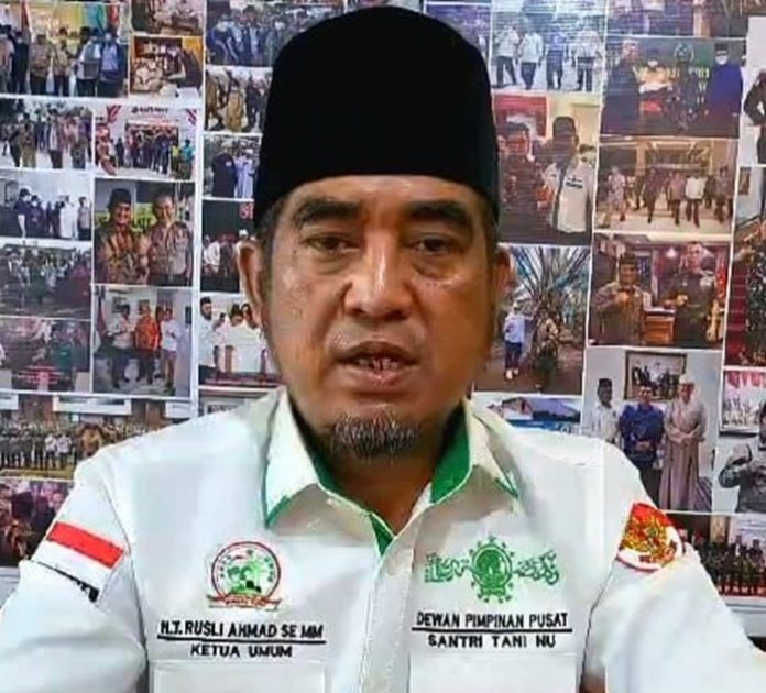 KH. T. Rusli Ahmad, SE.,MM, Ketua Umum DPP Santri Tani Nahdlatul ULama, menilai melabelkan Palm Oil Free justru akan menyesatkan dan tentunya akan berdampak ke perekonomian petani sawit Indonesia. Foto: Istimewa